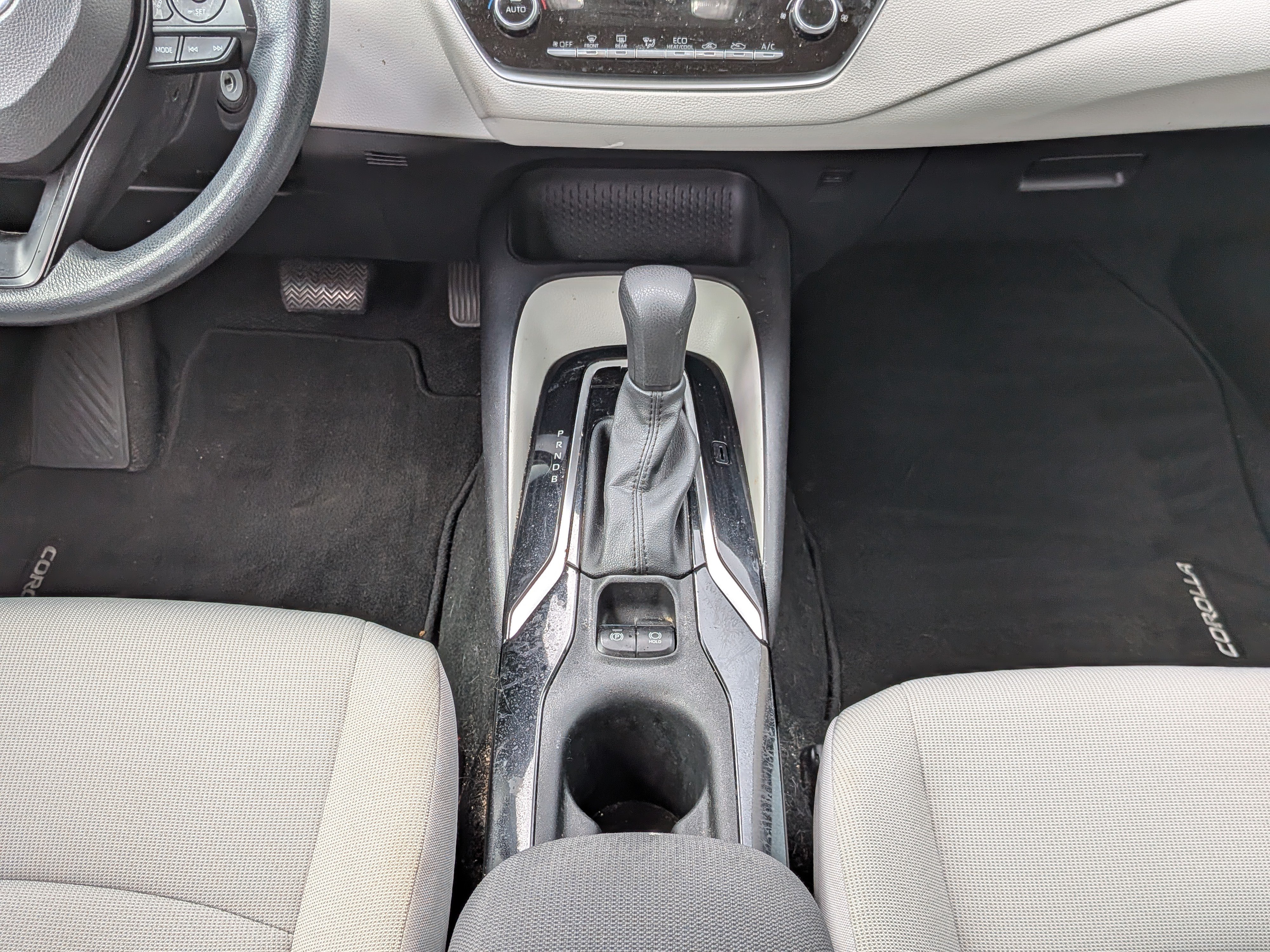 Used 2022 Toyota Corolla LE FWD image 17