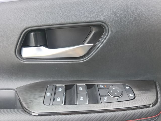New 2026 Nissan Kicks SR AWD/4WD image 23