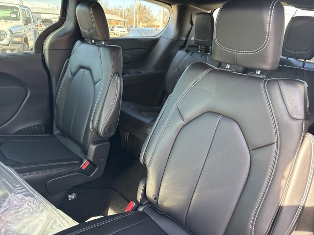 New 2026 Chrysler Voyager LX image 12