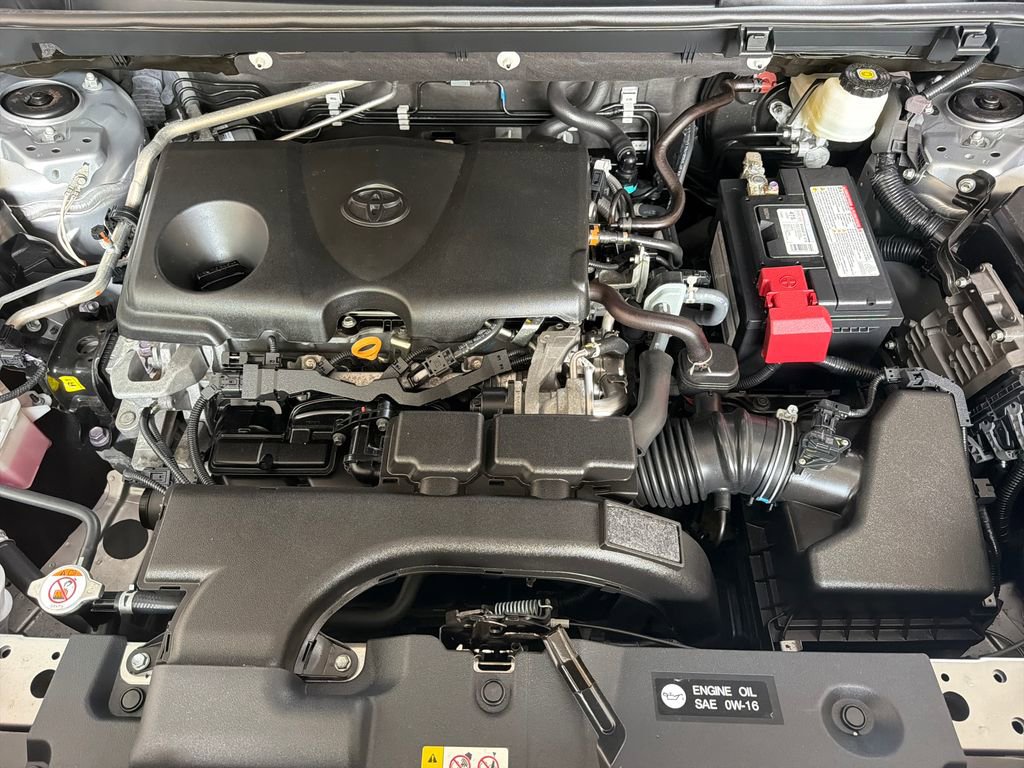 Used 2021 Toyota RAV4 LE image 34