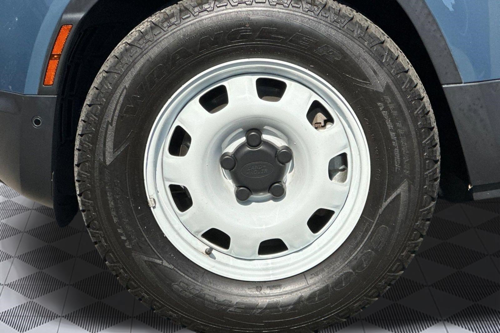 Certified 2023 Land Rover Defender 110 S AWD/4WD image 13