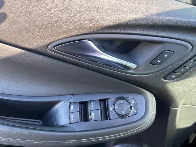 Used 2025 Buick Encore GX Avenir w/ Avenir Technology Package AWD/4WD image 16