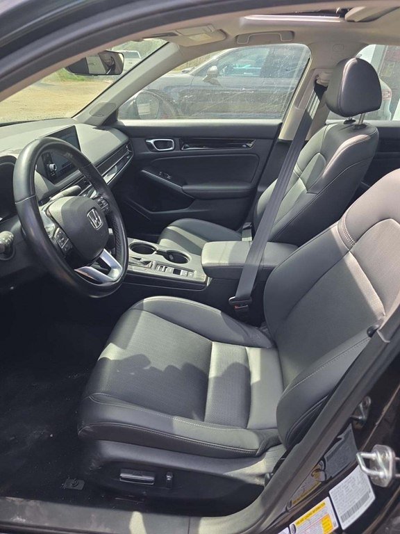 Used 2024 Honda Civic Touring image 3