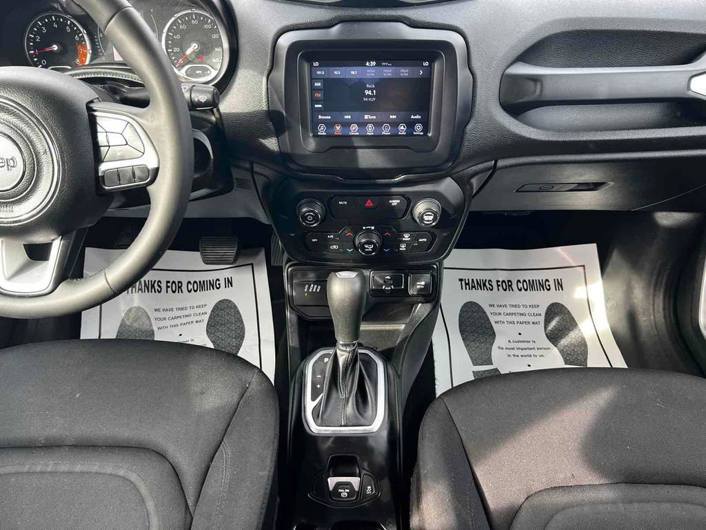 Used 2018 Jeep Renegade Latitude image 24
