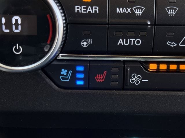 Used 2020 Ford Expedition XLT w/ Equipment Group 202A RWD image 22