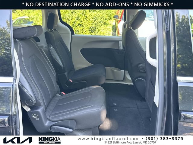 Used 2023 Chrysler Voyager LX FWD image 17