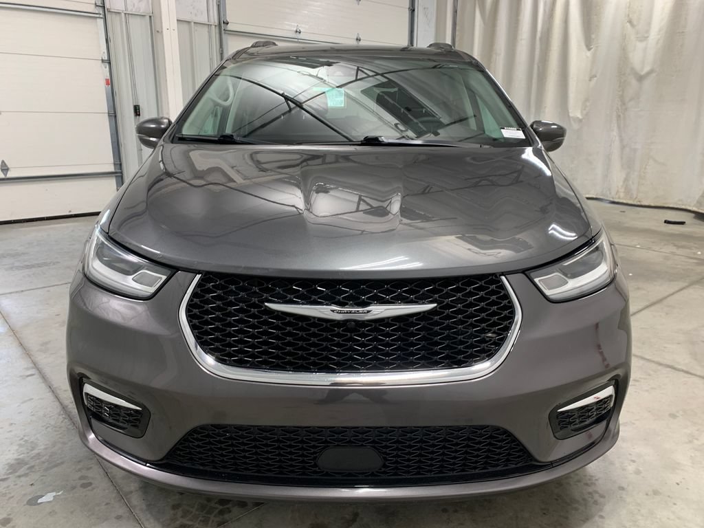 Used 2022 Chrysler Pacifica Touring-L FWD image 31