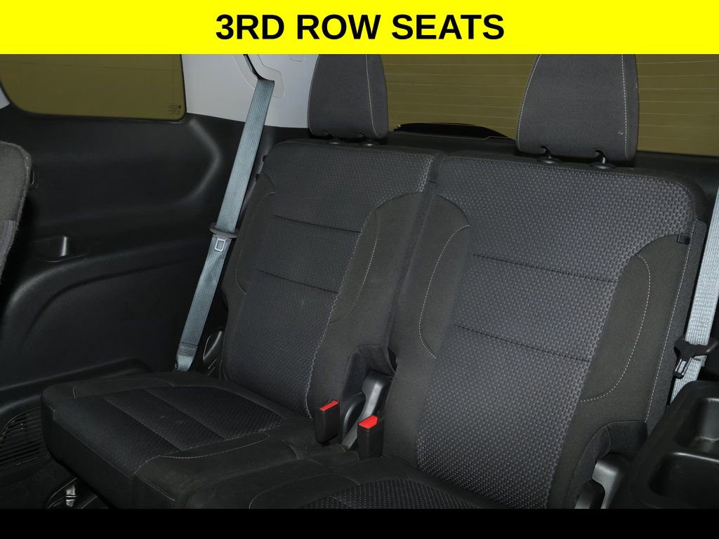 Used 2023 GMC Acadia SLE w/ Driver Convenience Package image 11