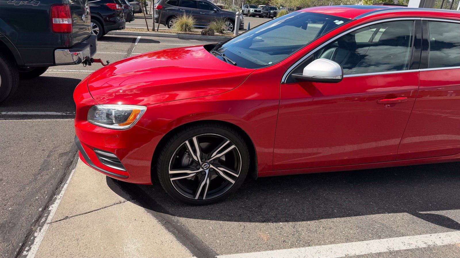 Used 2017 Volvo V60 T6 R-Design Platinum w/ Climate Package AWD/4WD image 2