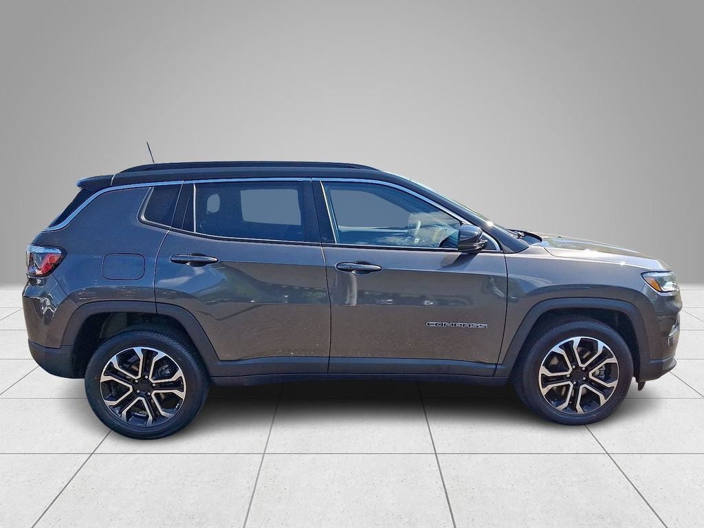Used 2023 Jeep Compass Limited w/ Sun and Sound Group AWD/4WD image 8