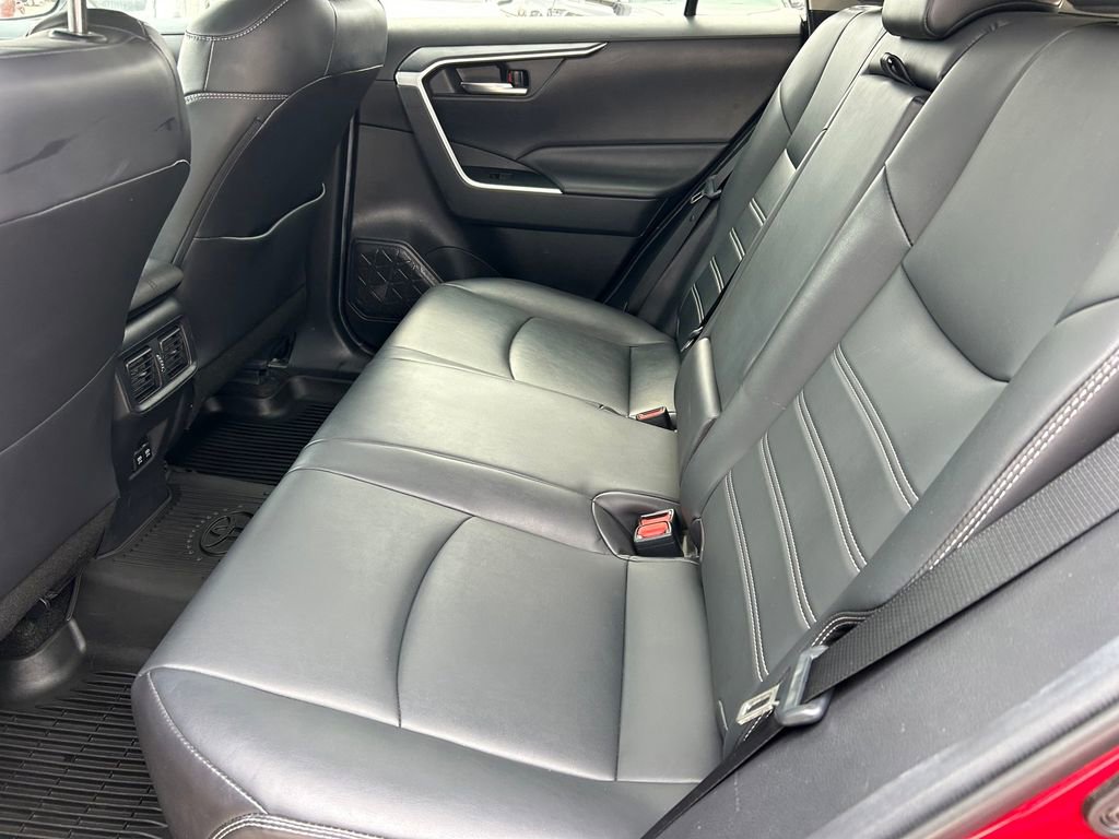 Used 2020 Toyota RAV4 XLE Premium FWD image 16