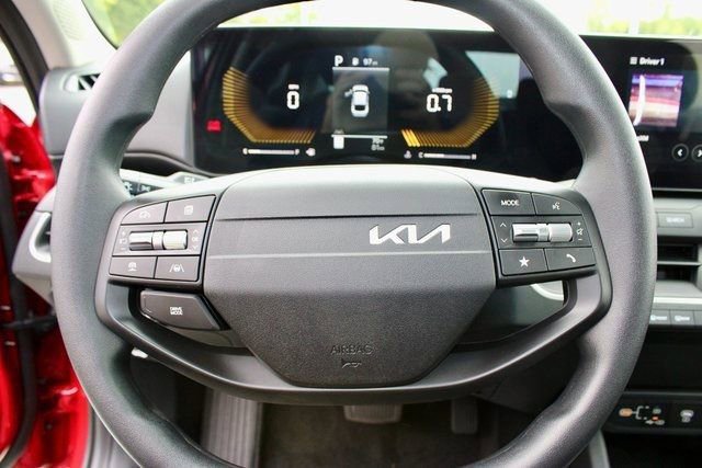 New 2025 Kia K4 FWD image 14