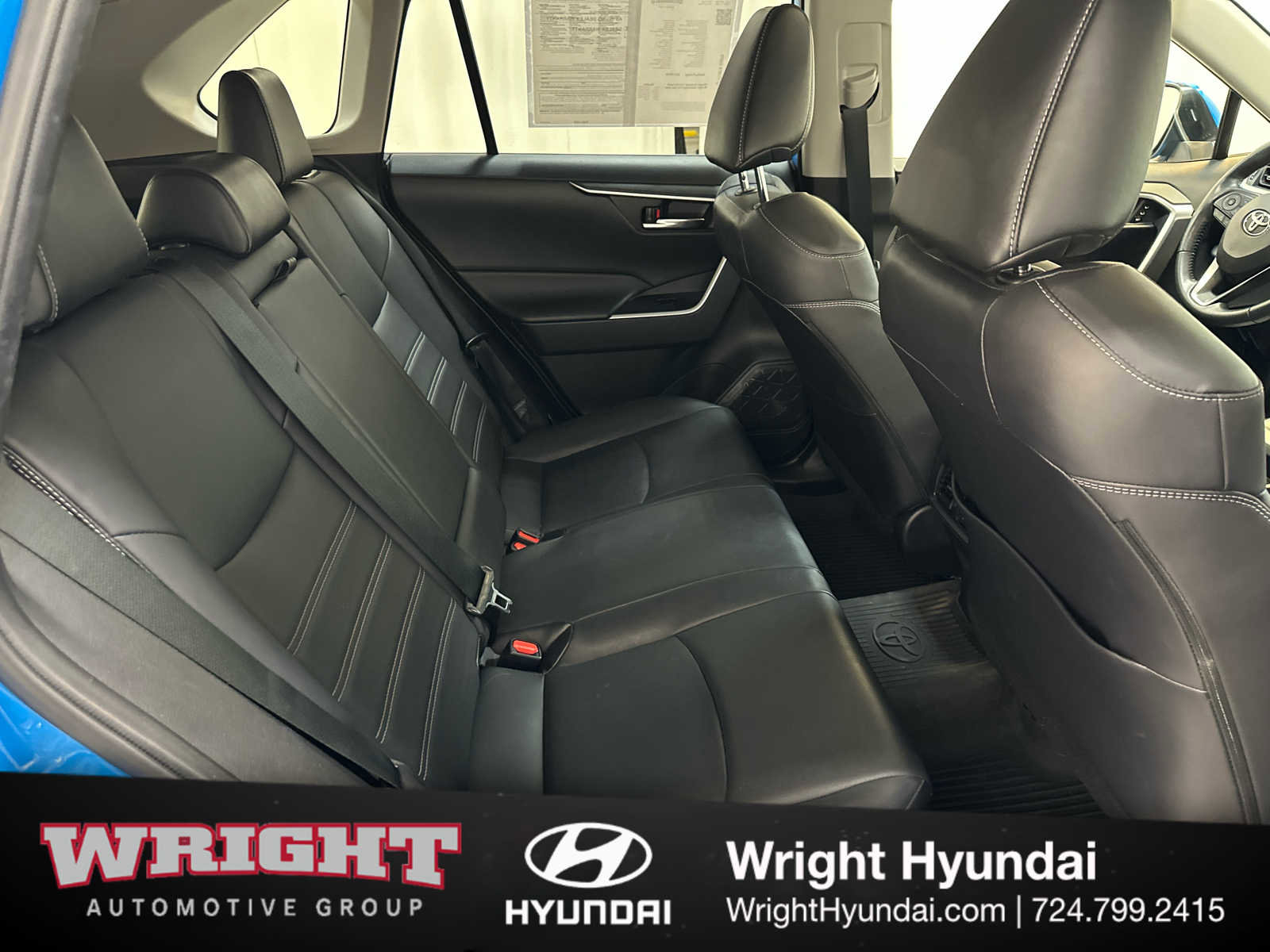 Used 2021 Toyota RAV4 XLE Premium image 16