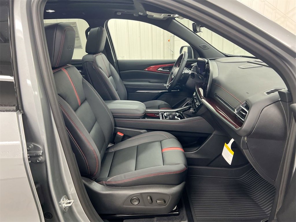 New 2026 Chevrolet Traverse RS w/ LPO, Floor Liner Package image 23