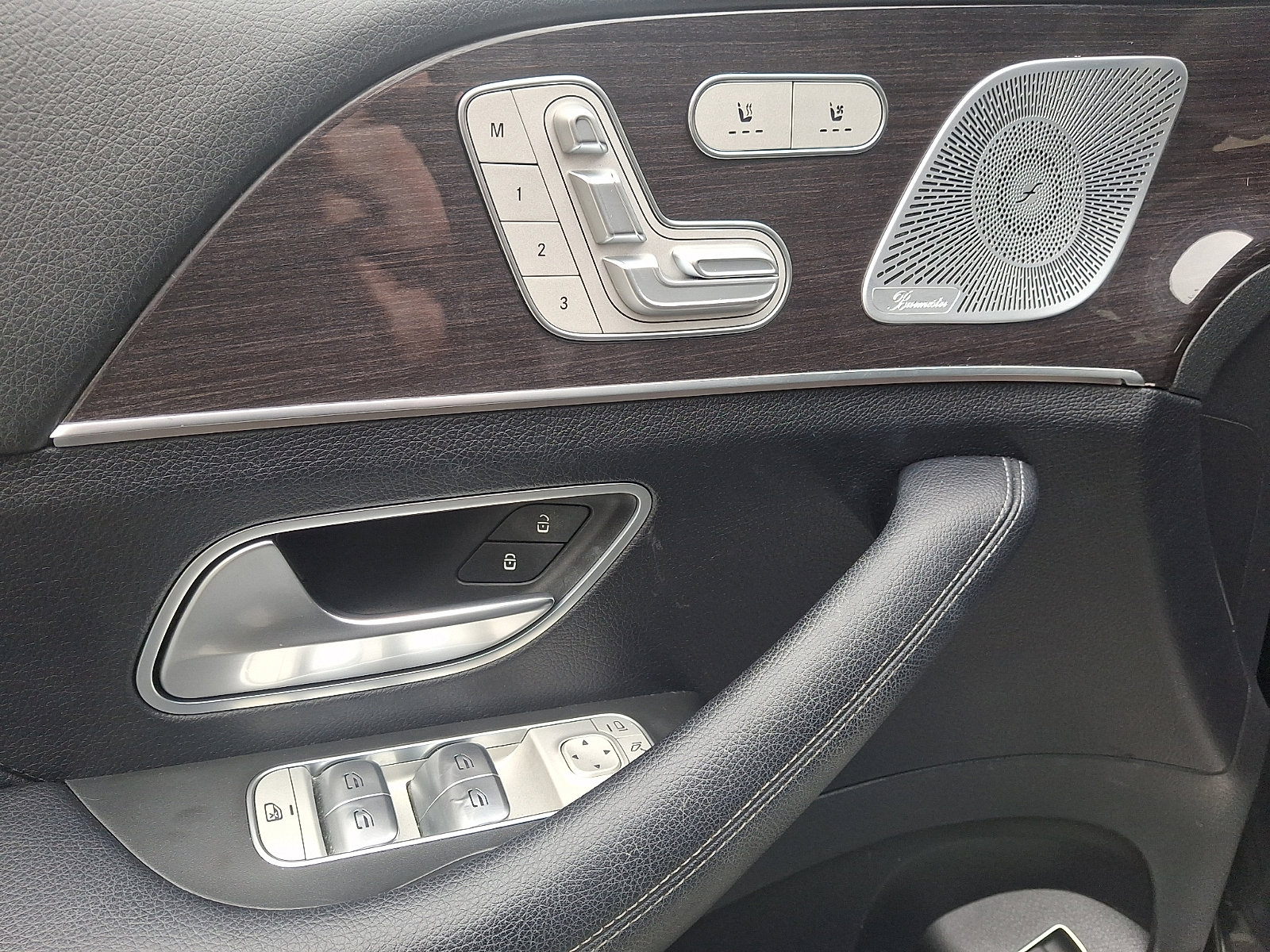 Used 2020 Mercedes-Benz GLE 350 w/ Premium Package image 15