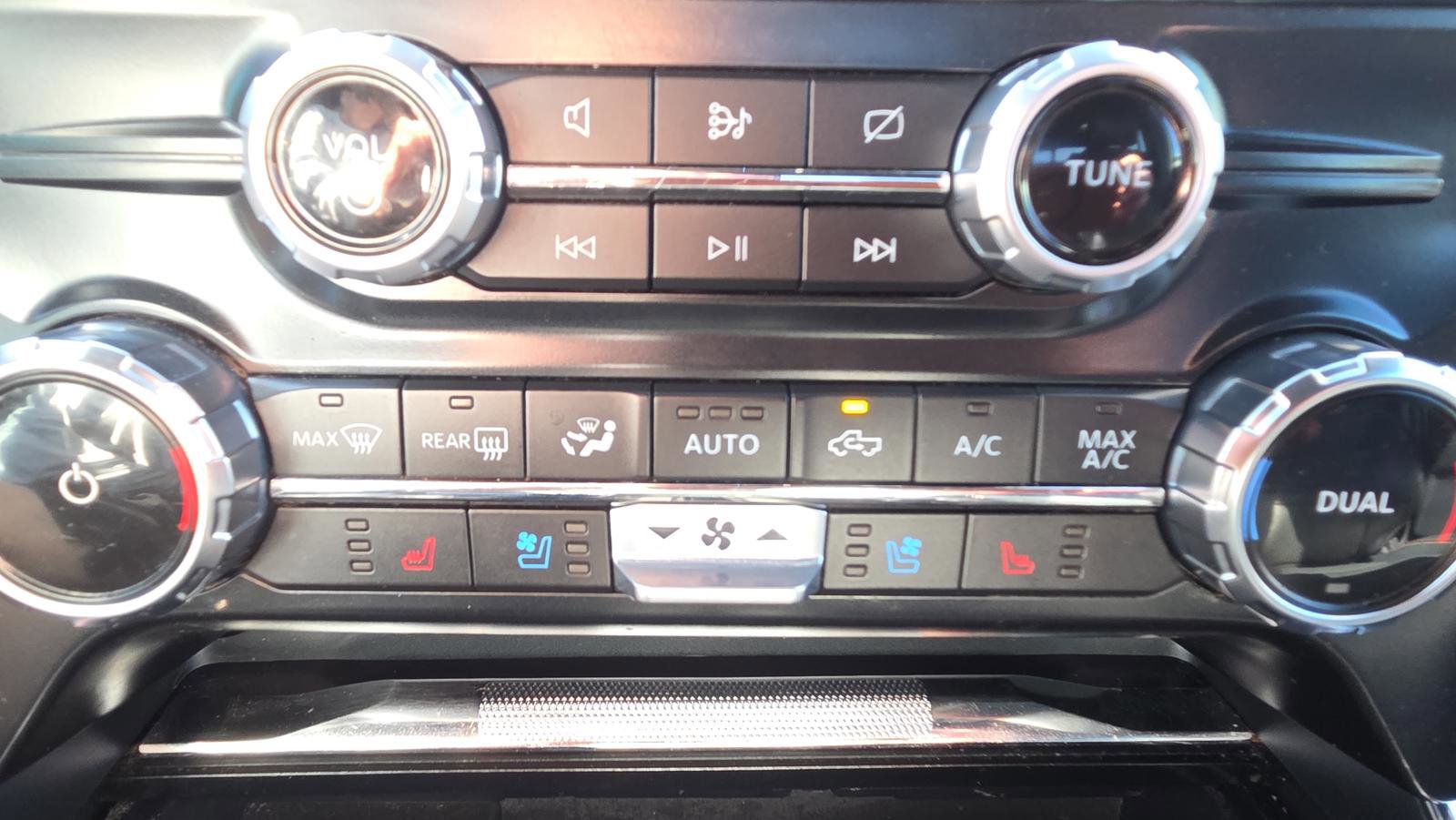 Used 2022 Ford F150 Lariat w/ Max Trailer Tow Package AWD/4WD image 31