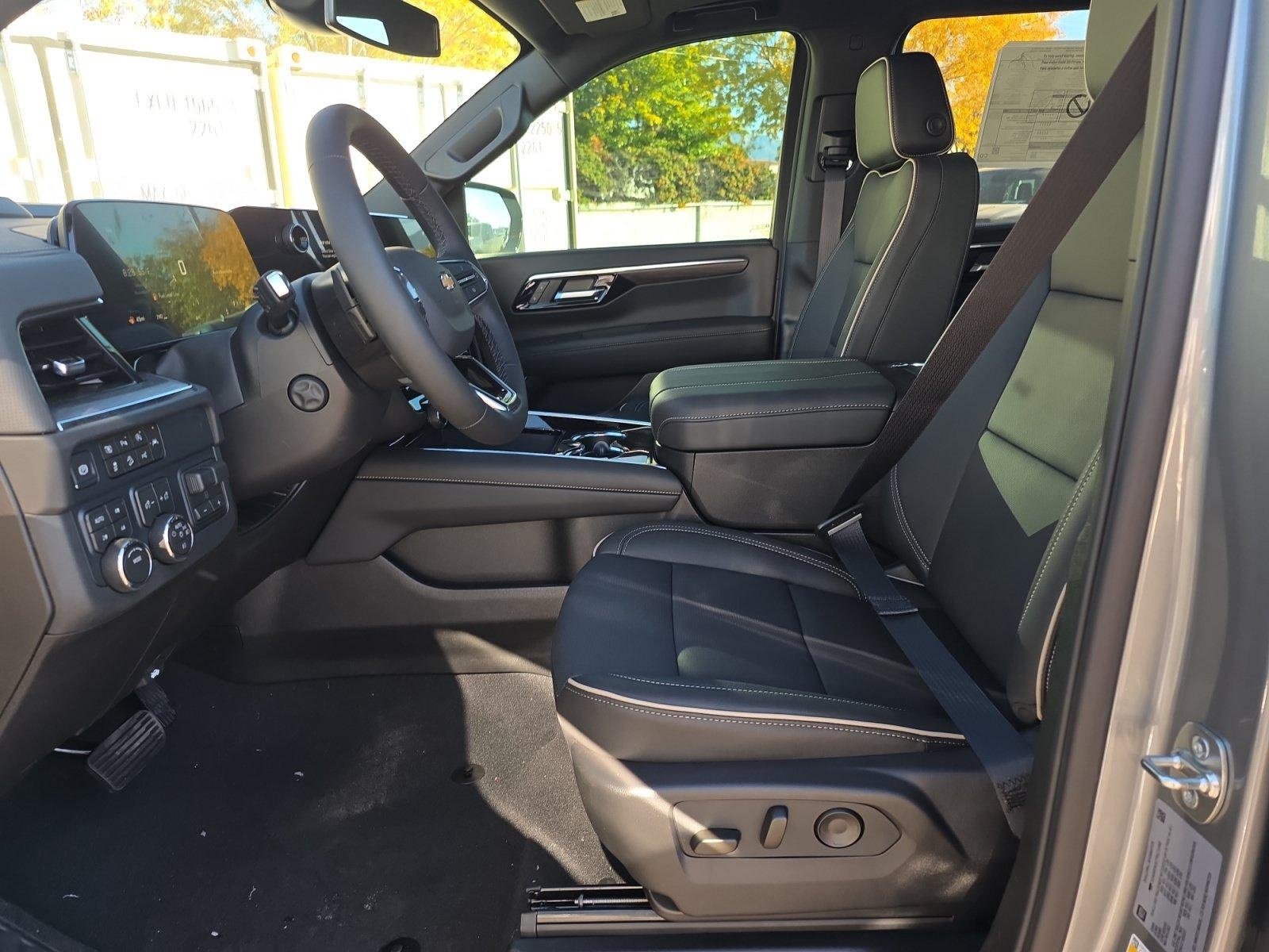 New 2026 Chevrolet Suburban Premier w/ Sun And Tow Package AWD/4WD image 12