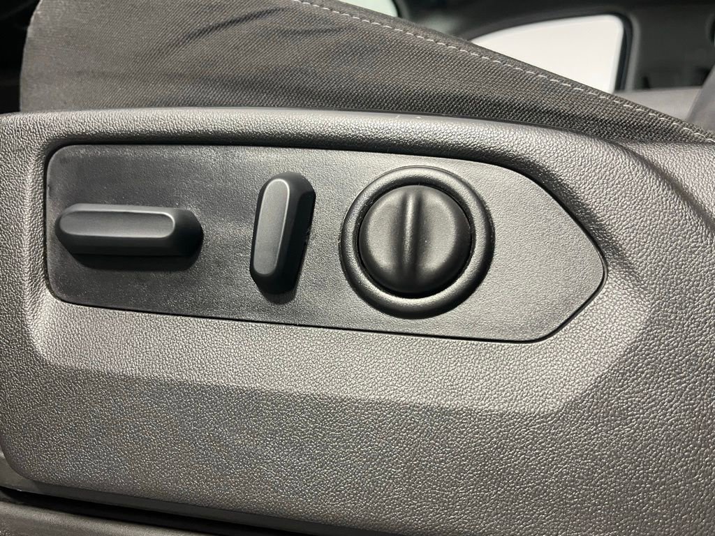 Used 2022 Chevrolet Silverado 3500 LT w/ Convenience Package image 25