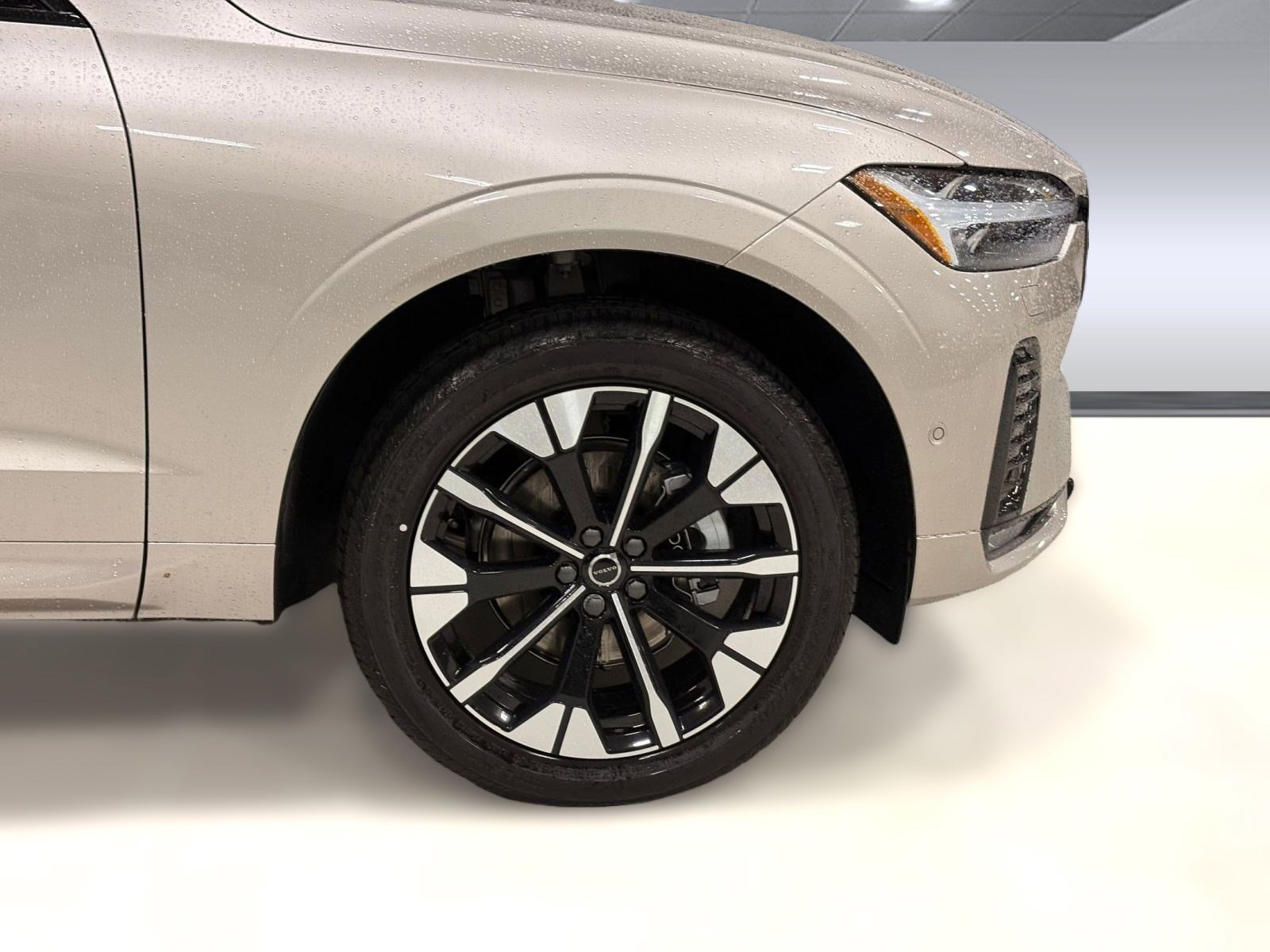 Certified 2026 Volvo XC60 B5 Plus w/ Protection Package Premier image 12