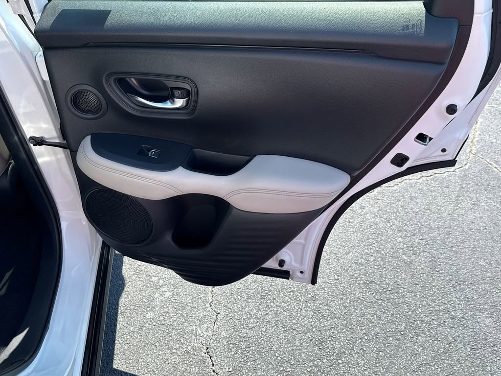 Used 2023 Honda HR-V EX-L image 16