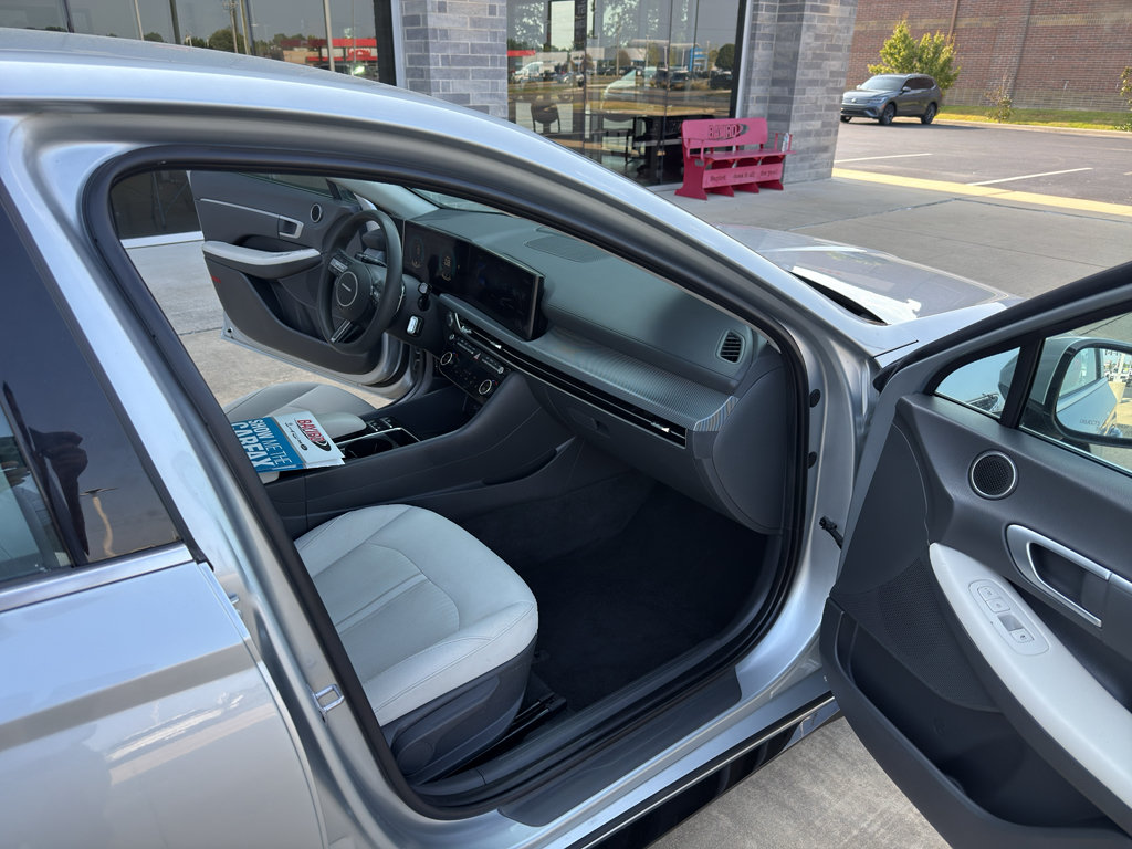 Used 2024 Hyundai Sonata SEL FWD image 20