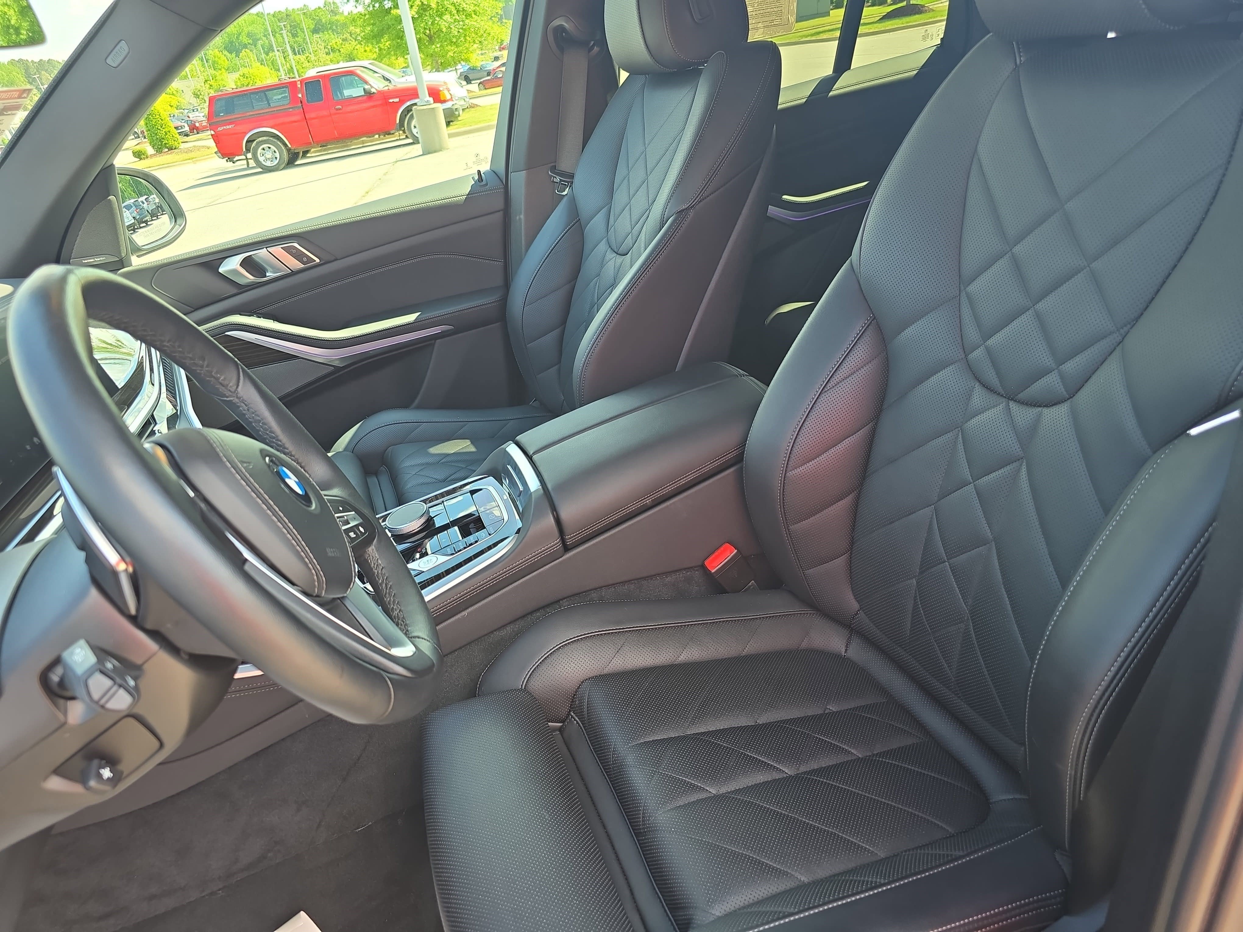 Used 2024 BMW X5 xDrive40i w/ Premium Package AWD/4WD image 14