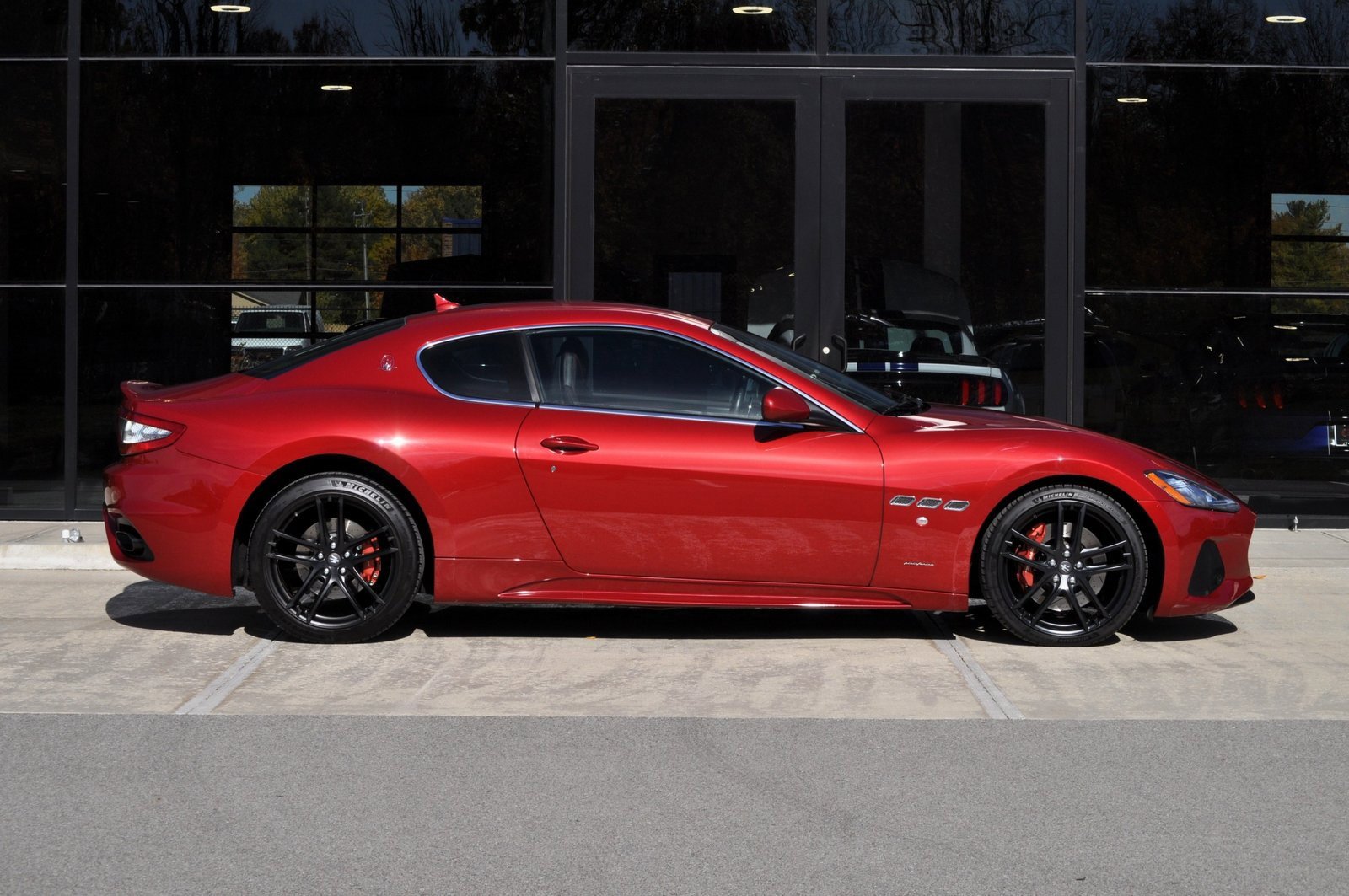 Used 2018 Maserati GranTurismo Sport image 3