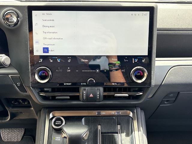 Used 2025 Lexus GX 550 w/ Accessory Package (Z1) AWD/4WD image 23