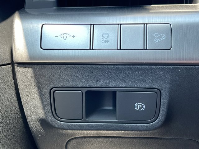 Used 2027 Hyundai Kona SE FWD image 26