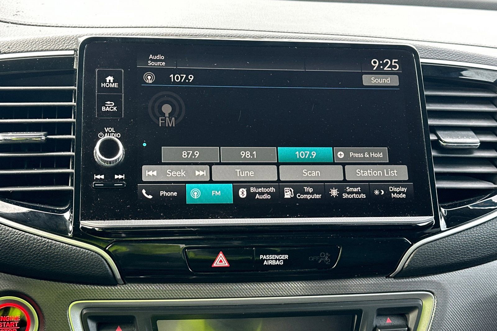 Used 2025 Honda Ridgeline Sport image 21