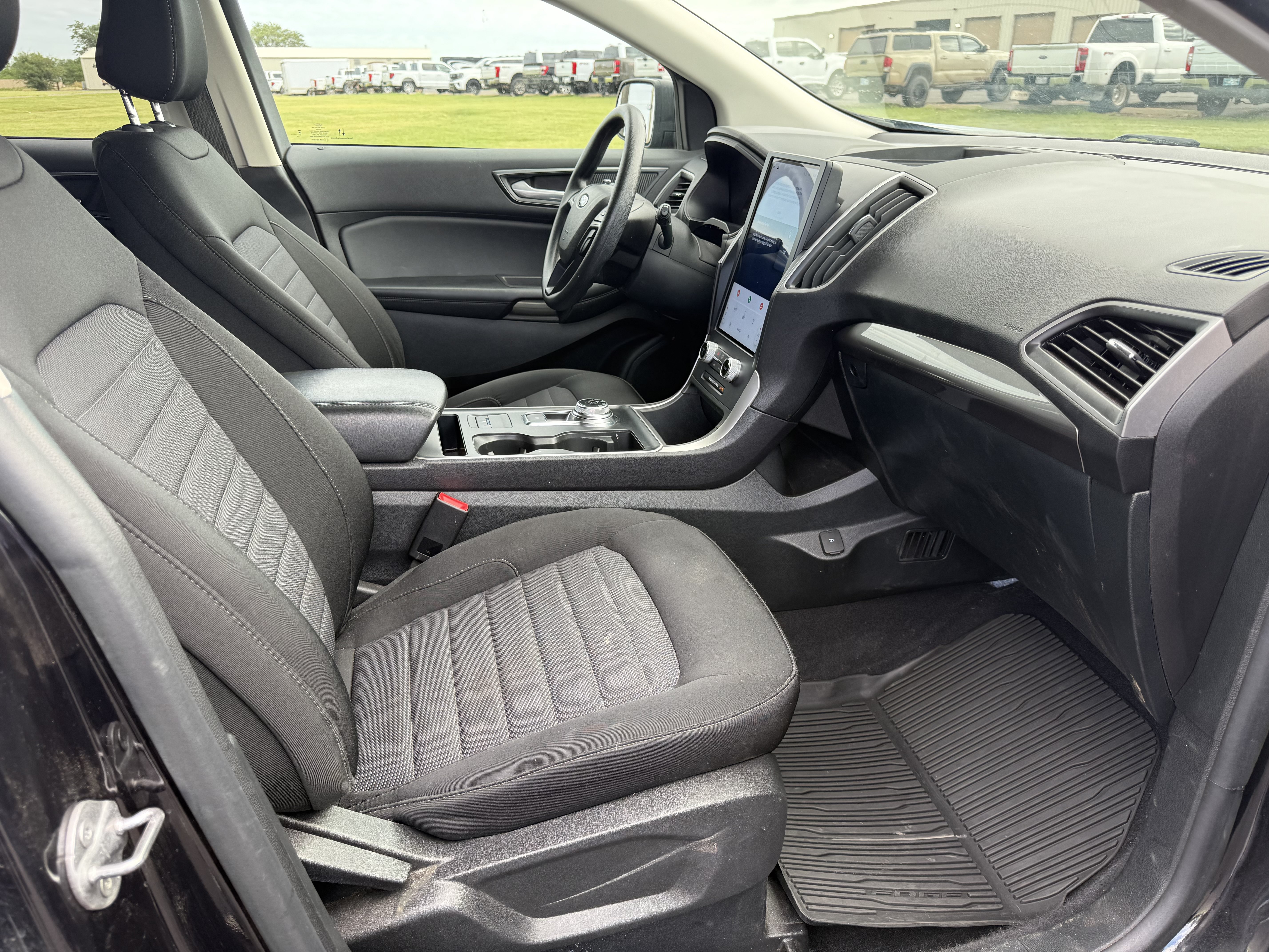 Used 2024 Ford Edge SE AWD/4WD image 10
