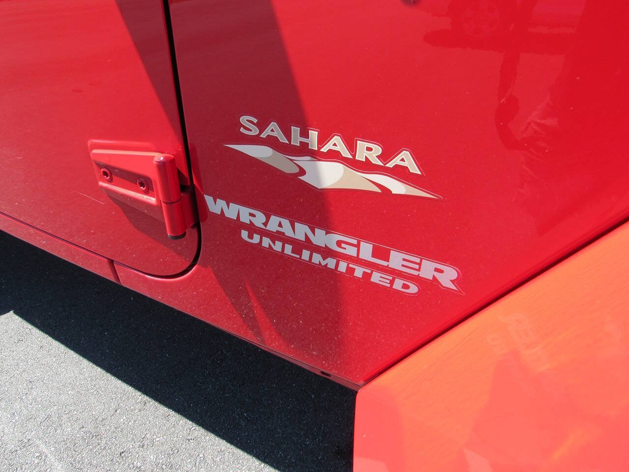Used 2012 Jeep Wrangler Unlimited Sahara w/ Connectivity Group AWD/4WD image 14