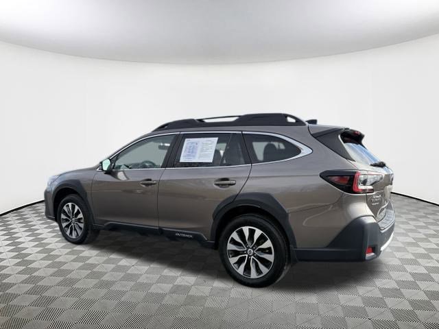 Used 2023 Subaru Outback Limited image 5