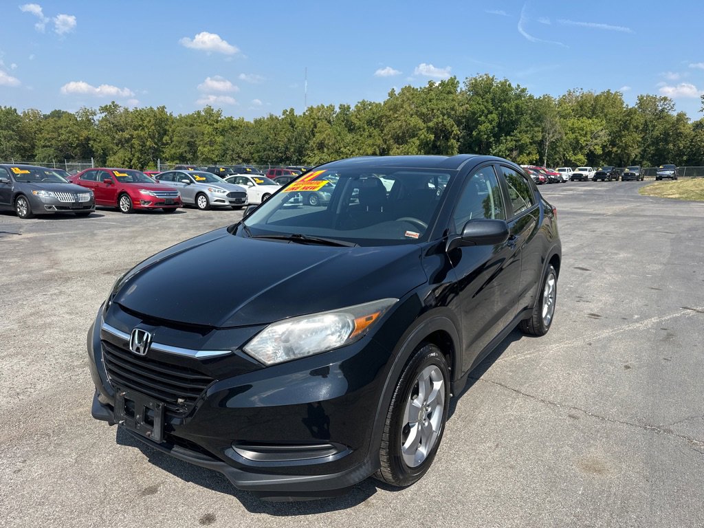 Used 2017 Honda HR-V LX image 2
