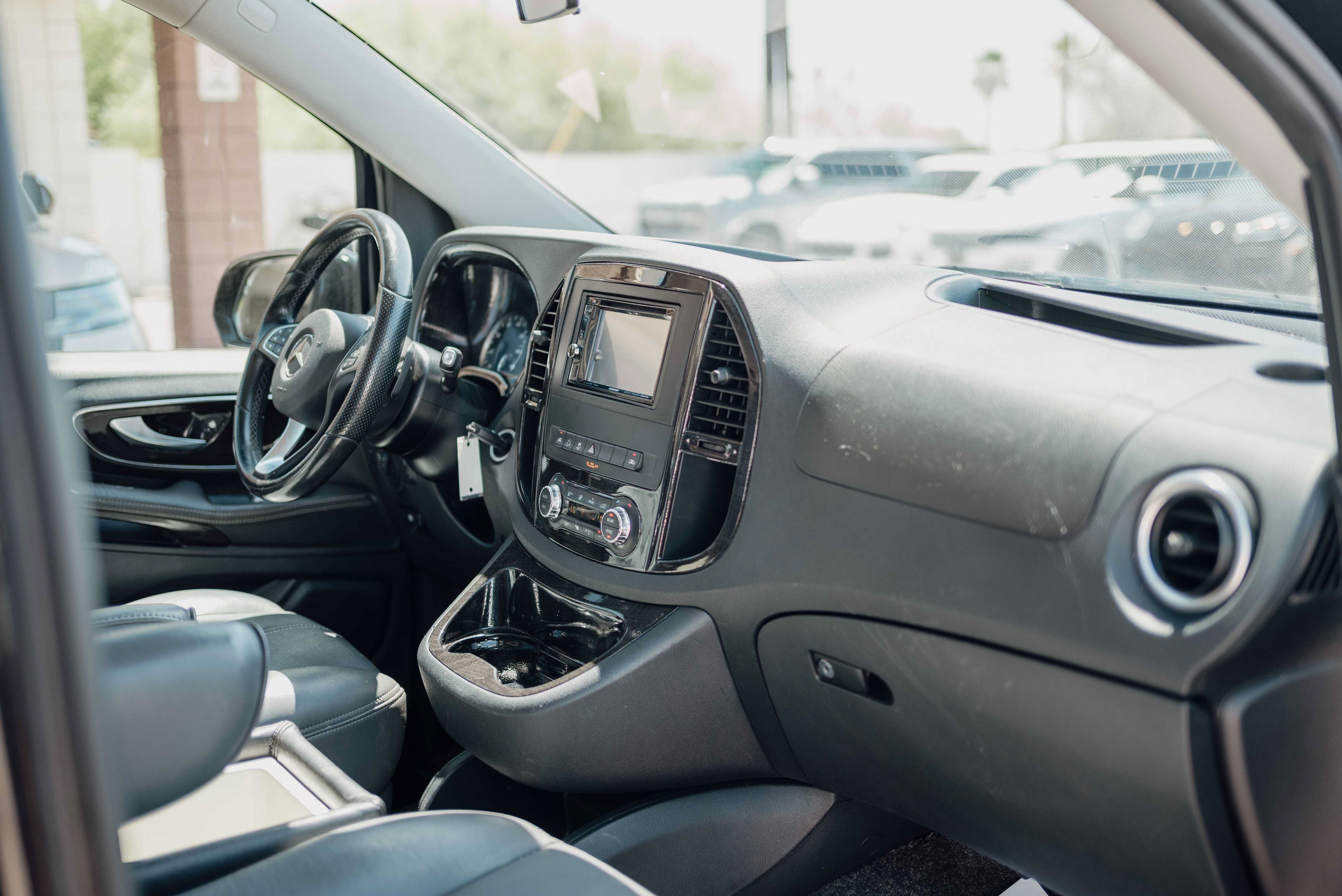Used 2017 Mercedes-Benz Metris Passenger image 12