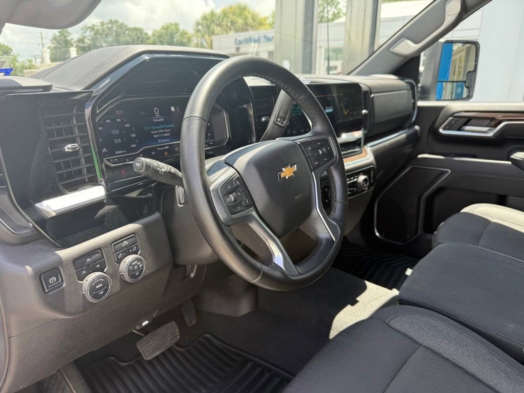 Used 2025 Chevrolet Silverado 2500 LT w/ Convenience Package AWD/4WD image 7