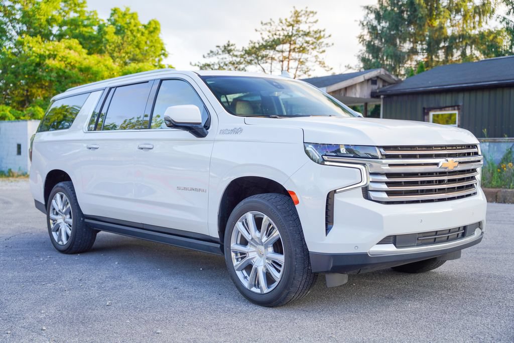 Used 2021 Chevrolet Suburban High Country w/ Premium Package AWD/4WD image 9