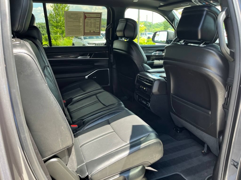 Used 2022 Jeep Wagoneer Series II w/ Premium Group I AWD/4WD image 29