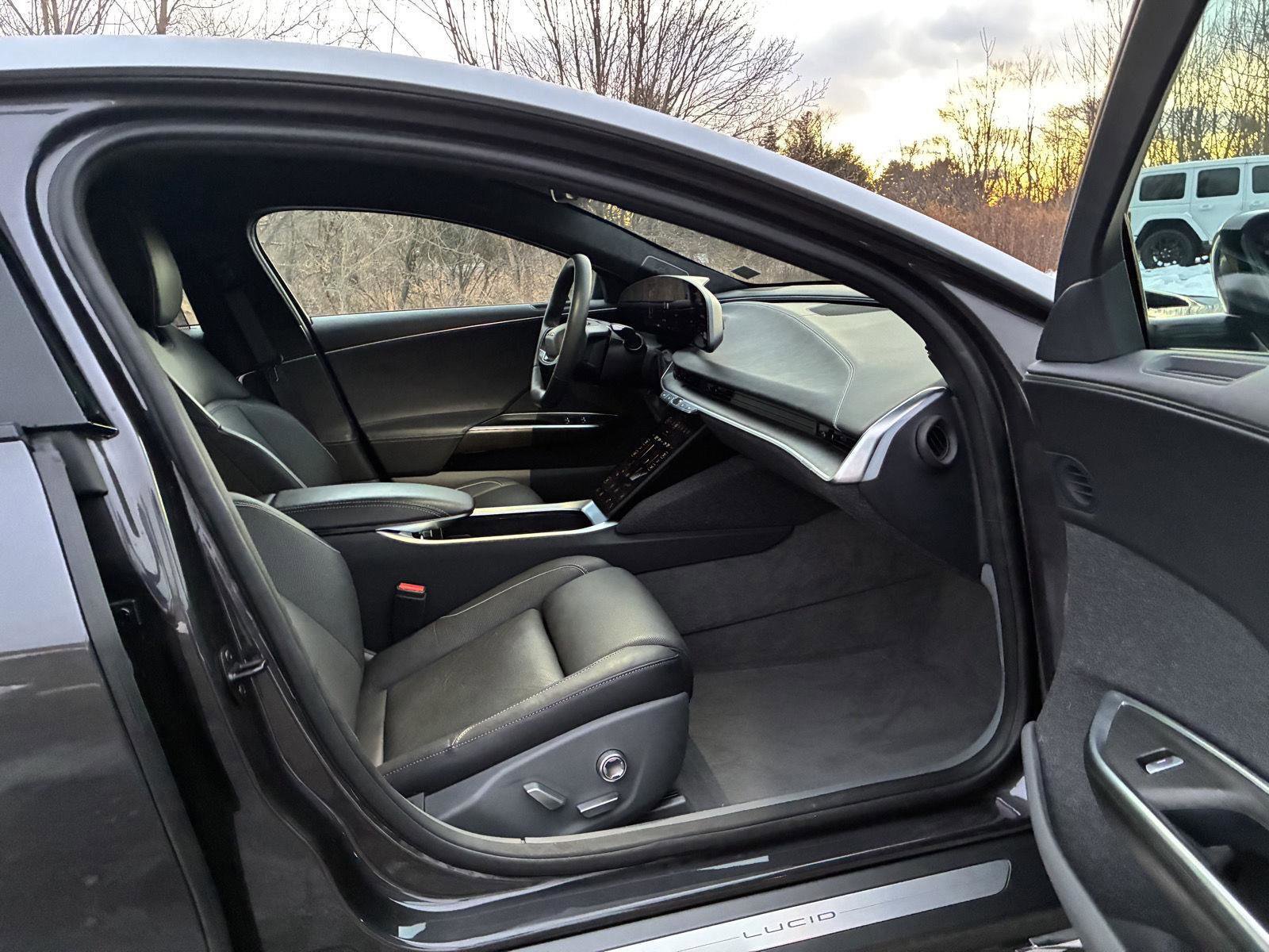 Used 2024 Lucid Air Touring image 18