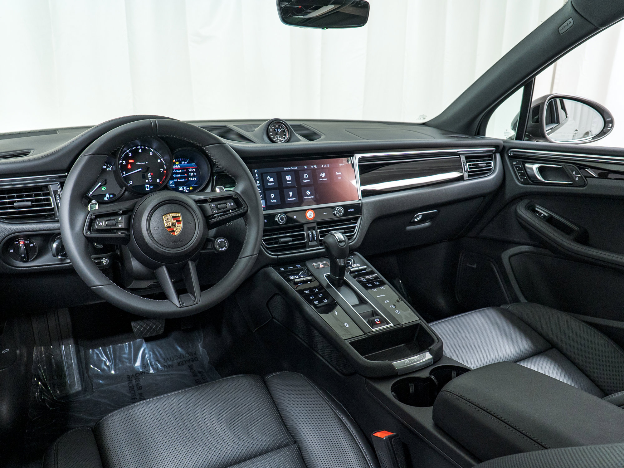 New 2025 Porsche Macan Turbo image 20