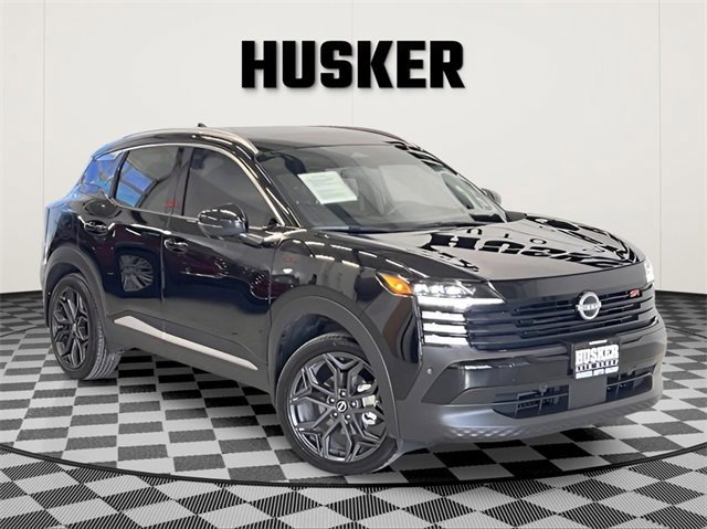 Used 2025 Nissan Kicks SR w/ SR Premium Package image 1