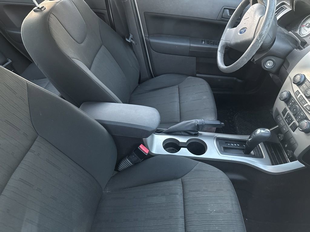 Used 2009 Ford Focus SE FWD image 10