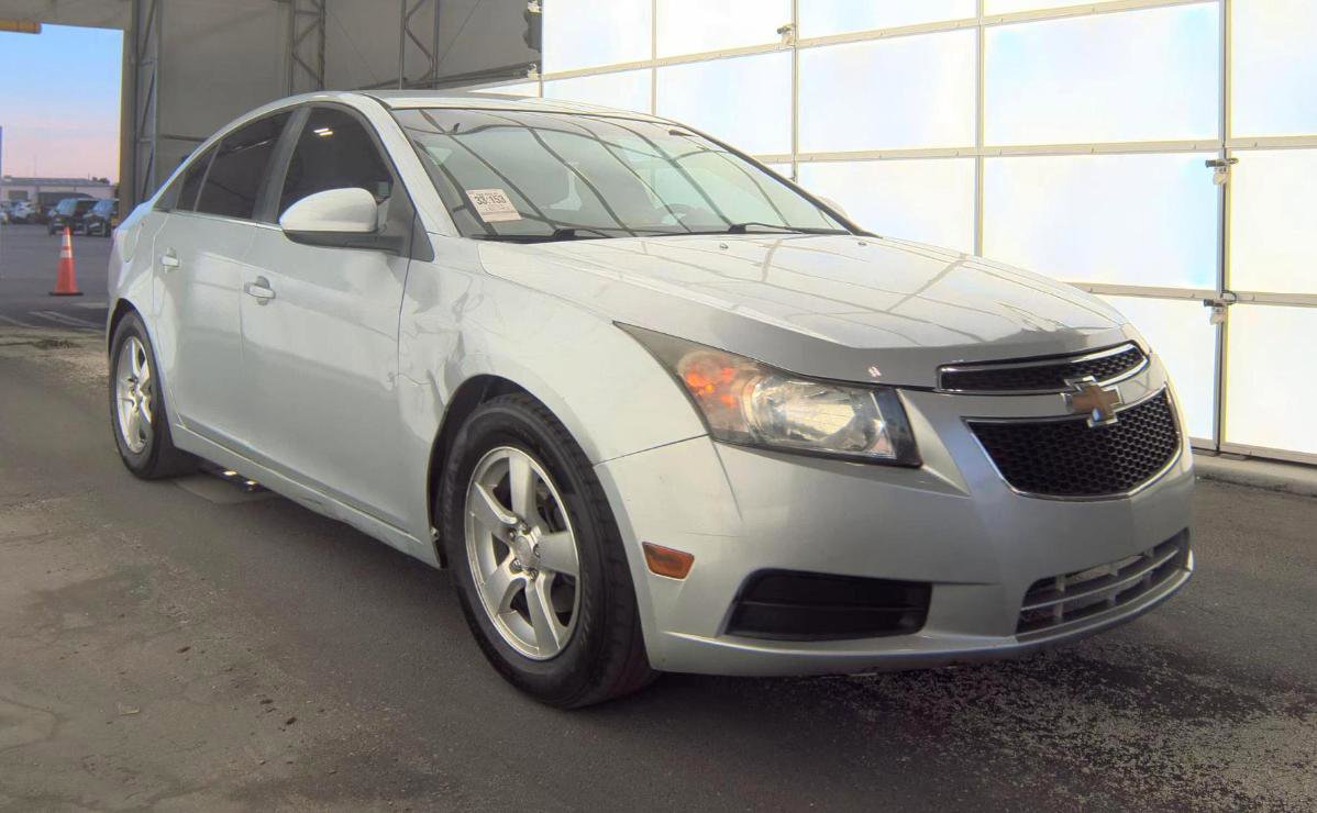 Used 2013 Chevrolet Cruze LT FWD image 3