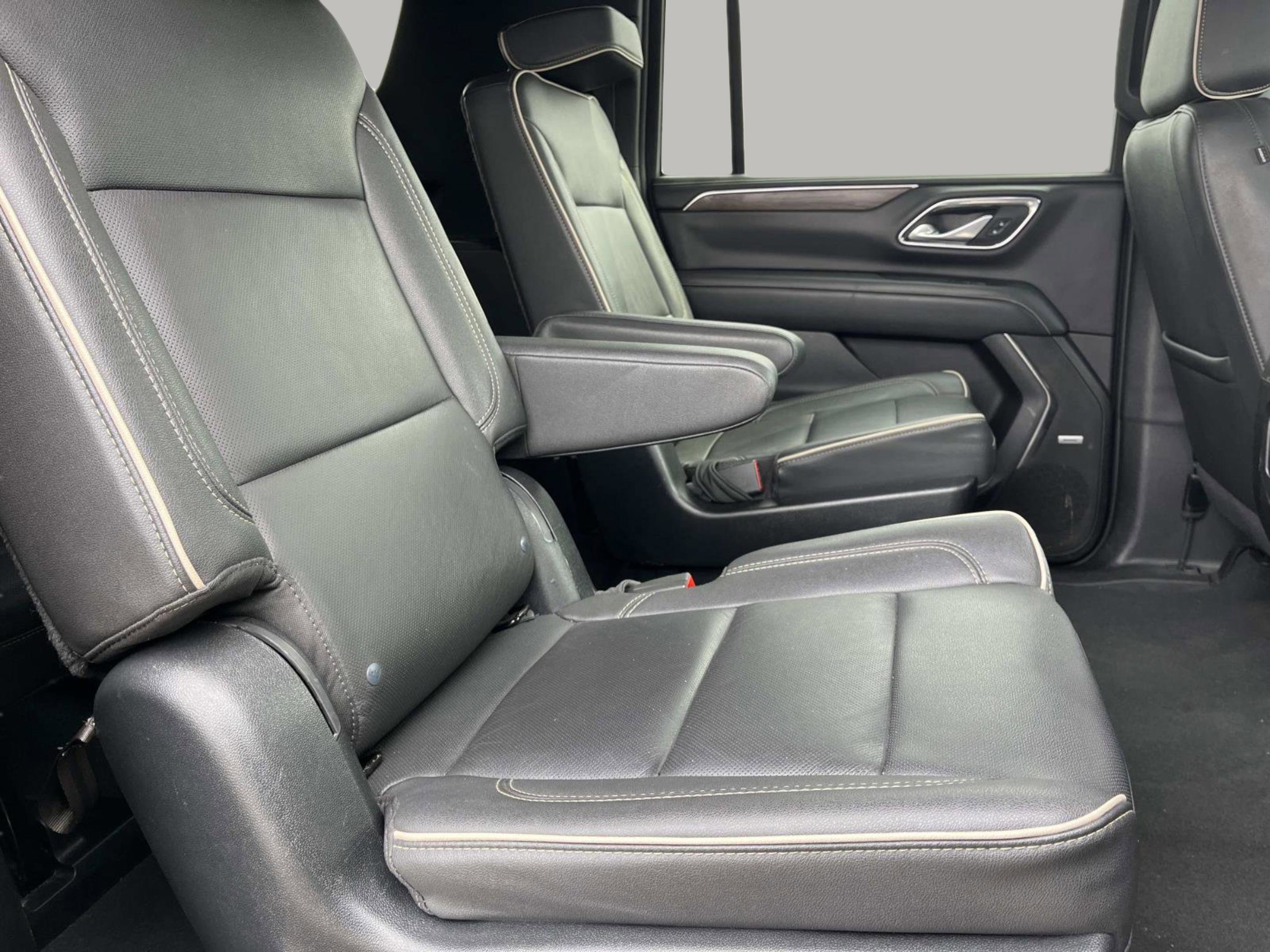 Used 2023 Chevrolet Suburban Premier AWD/4WD image 26