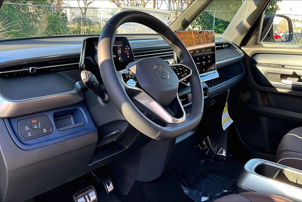 Certified 2025 Volkswagen ID. Buzz Pro S image 14