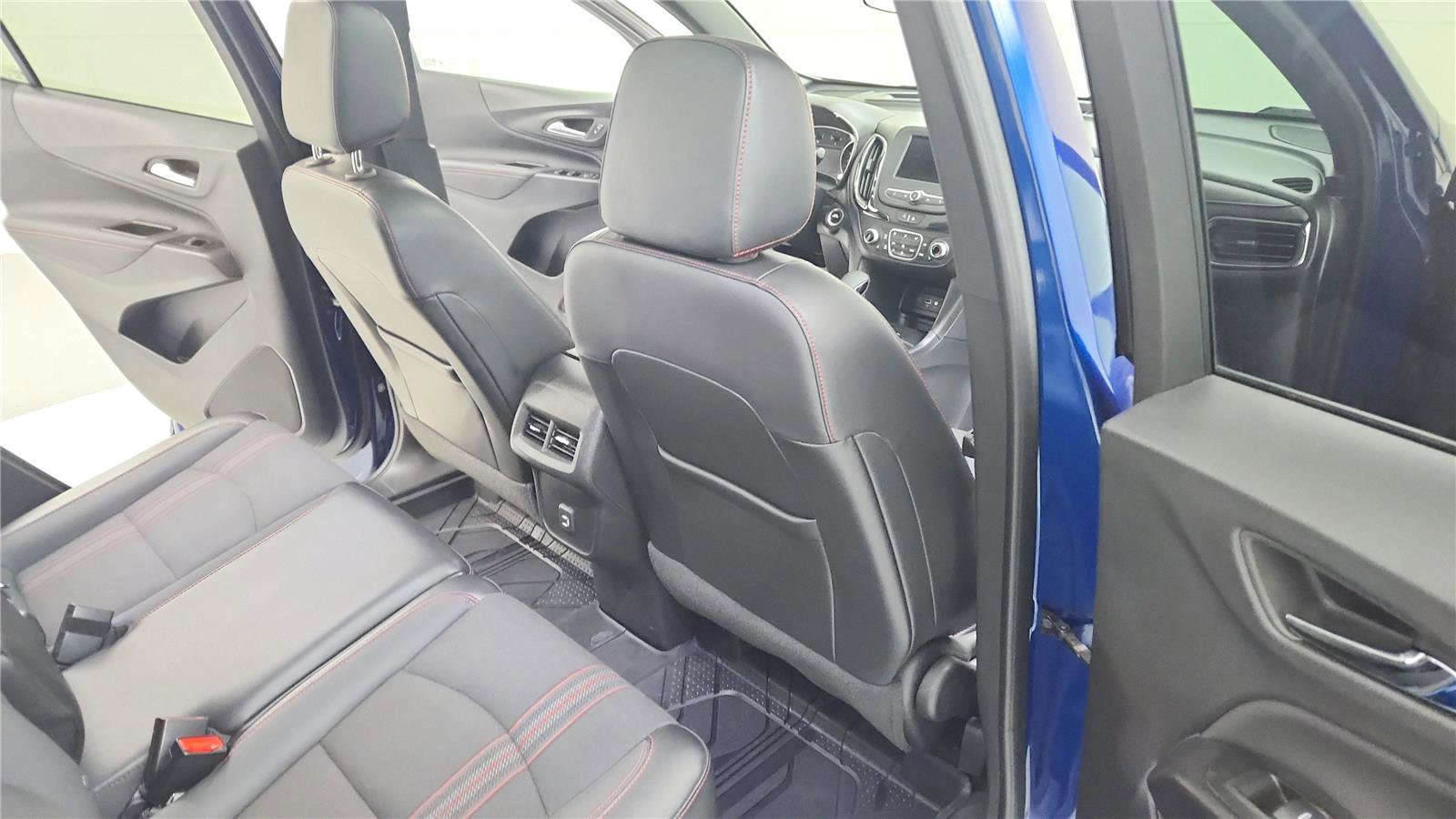 Used 2023 Chevrolet Equinox RS AWD/4WD image 27