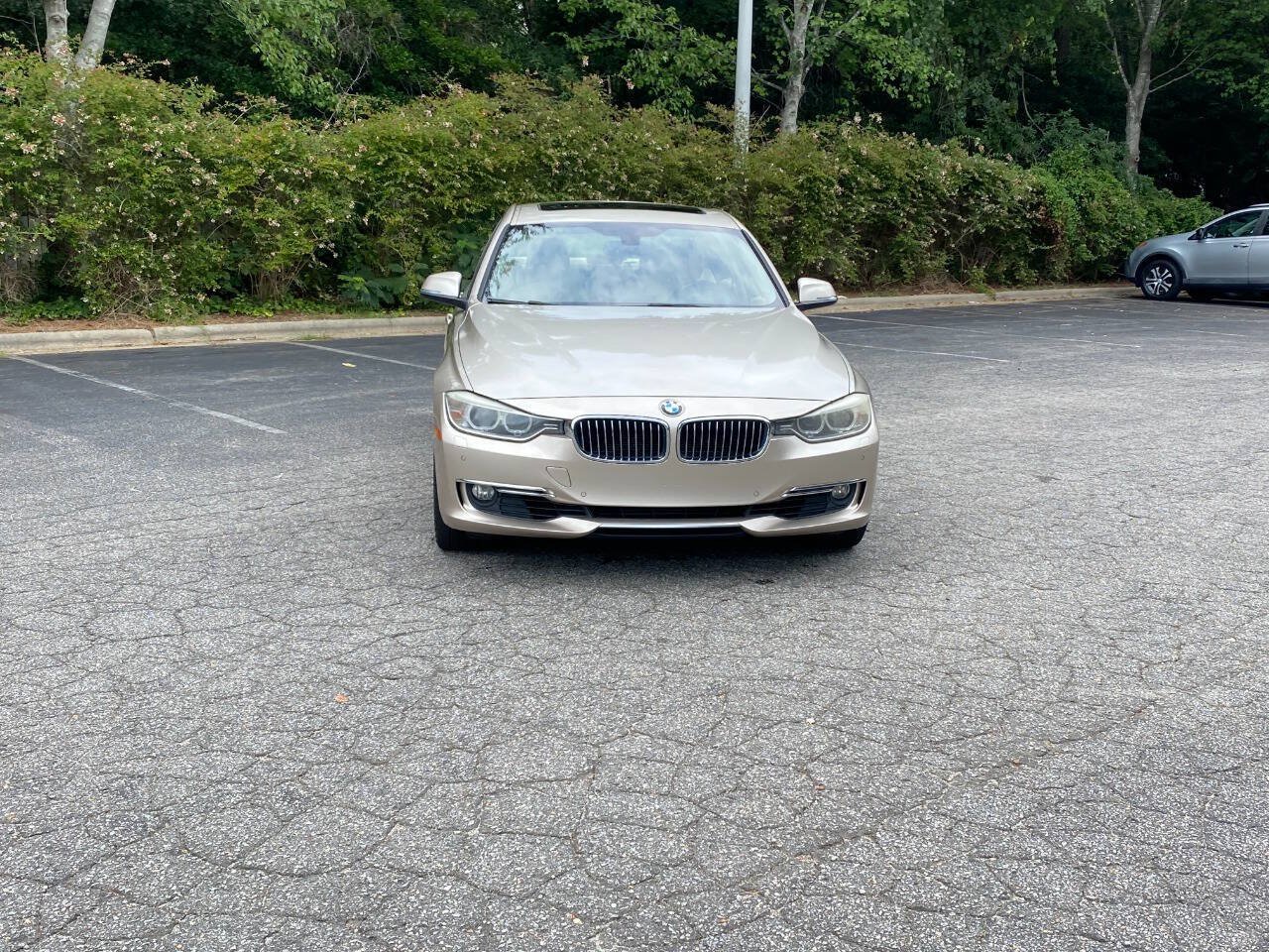 Used 2013 BMW 328i xDrive Sedan AWD/4WD image 2