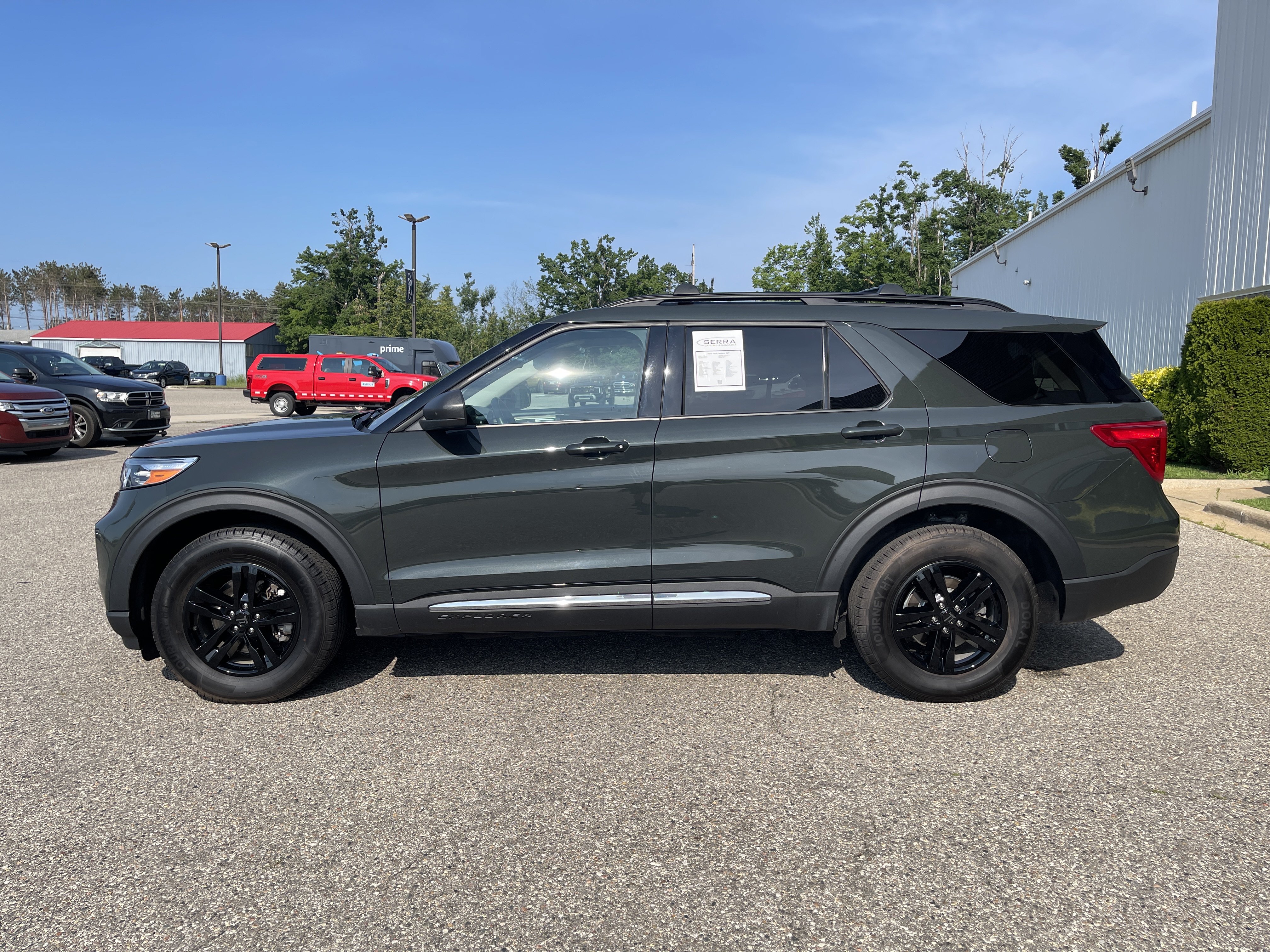 Used 2023 Ford Explorer XLT AWD/4WD image 7