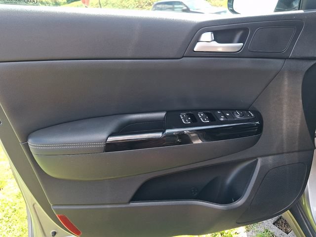 Used 2020 Kia Sportage EX FWD image 11