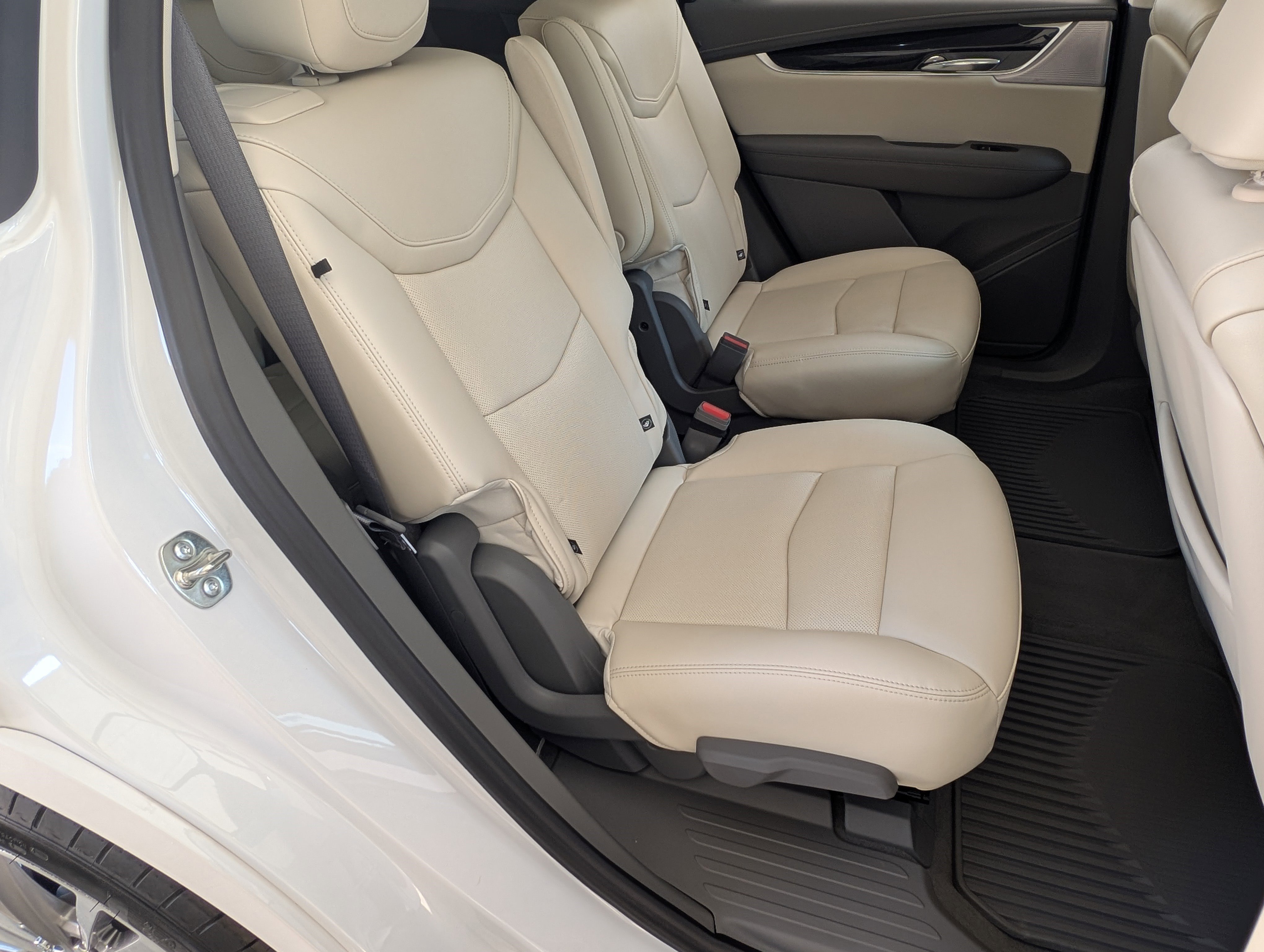 Used 2025 Cadillac XT6 Premium Luxury FWD image 19